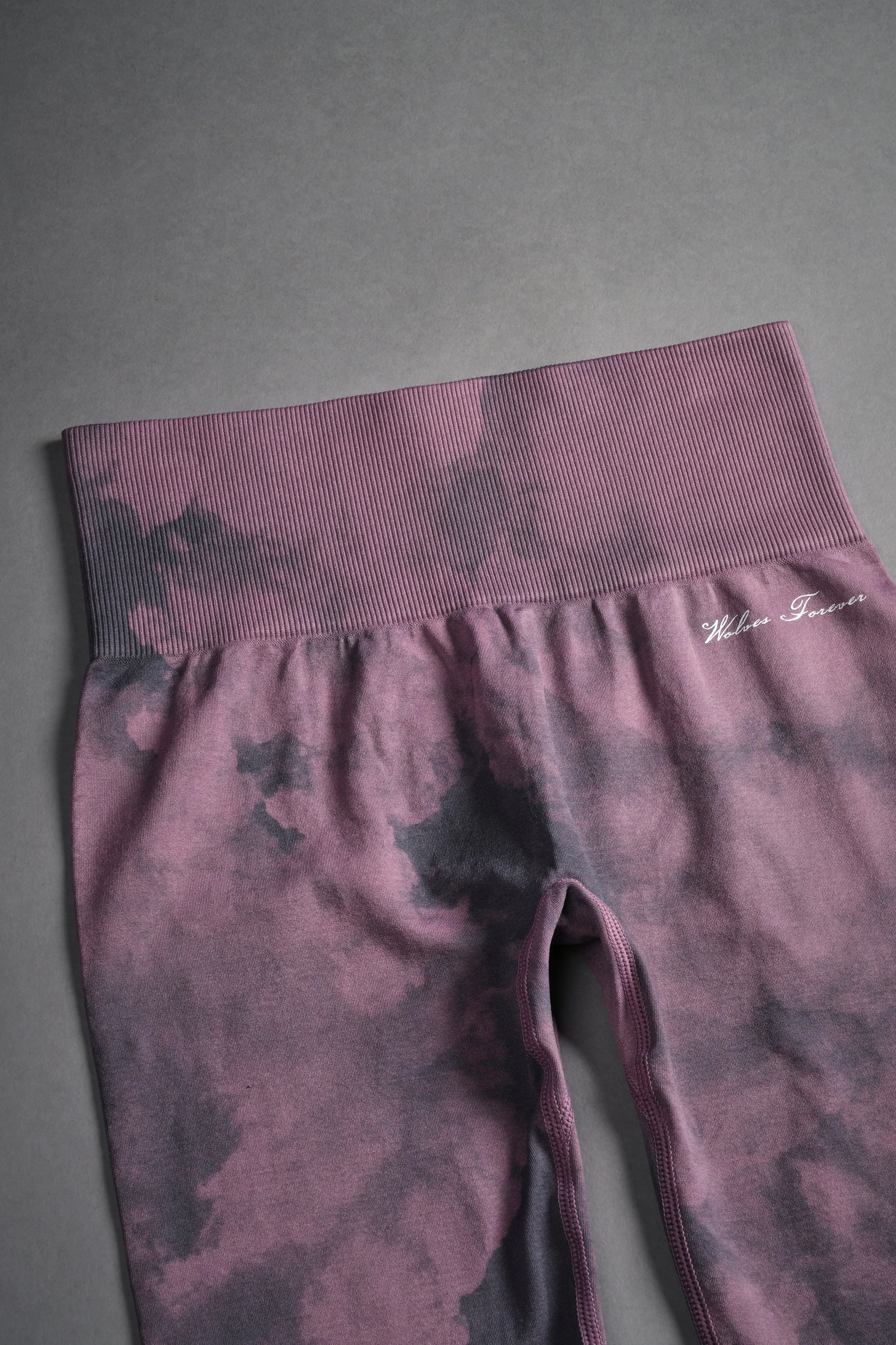 Big Wolf Forever "Everson Seamless" Scrunch Leggings in Cipher Purple Big Ghost Cloud