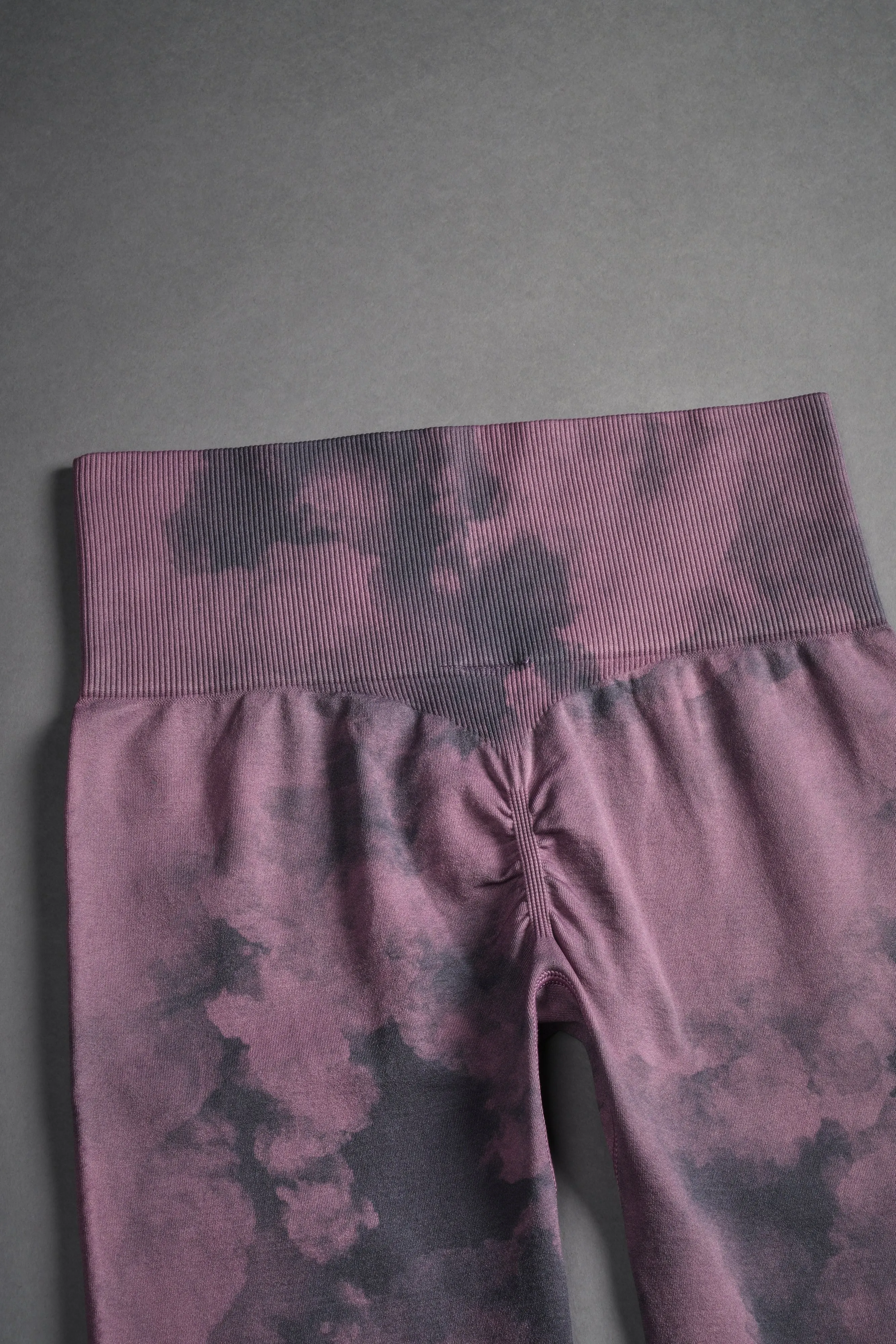 Big Wolf Forever "Everson Seamless" Scrunch Leggings in Cipher Purple Big Ghost Cloud