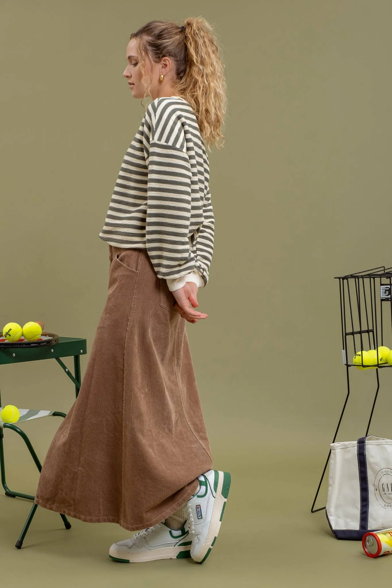 CONTRAST RIBBED RELAXED KNIT TOP