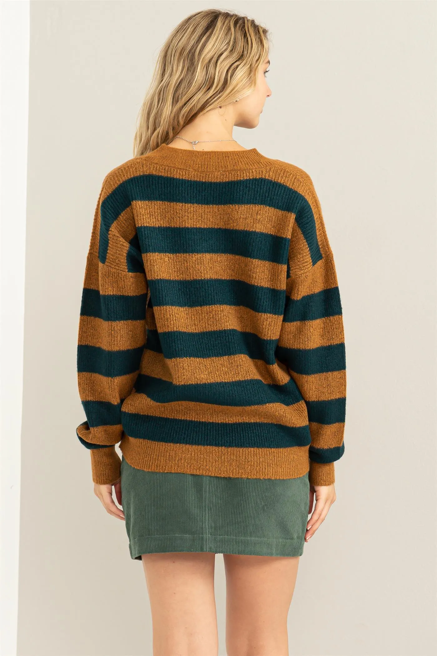 DZ23F077-Oversized Striped V-neck Sweater