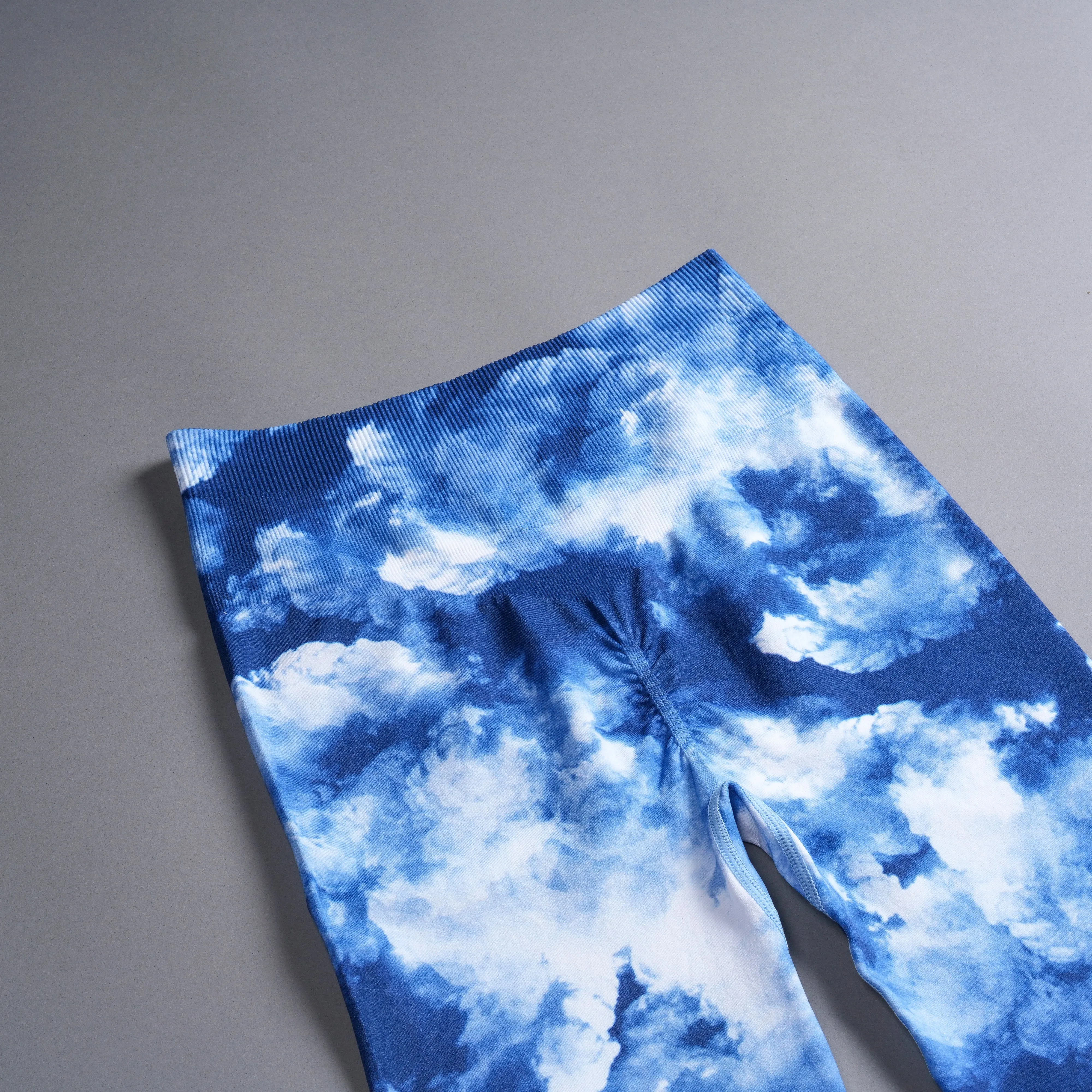 Our Stamp "Everson Seamless" Gracie Flare Scrunch Leggings in Blue Sky