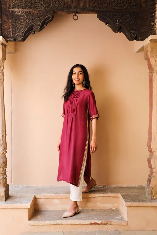 Rangsutra Juhi Maroon Kurta With  Crewel Embroidery