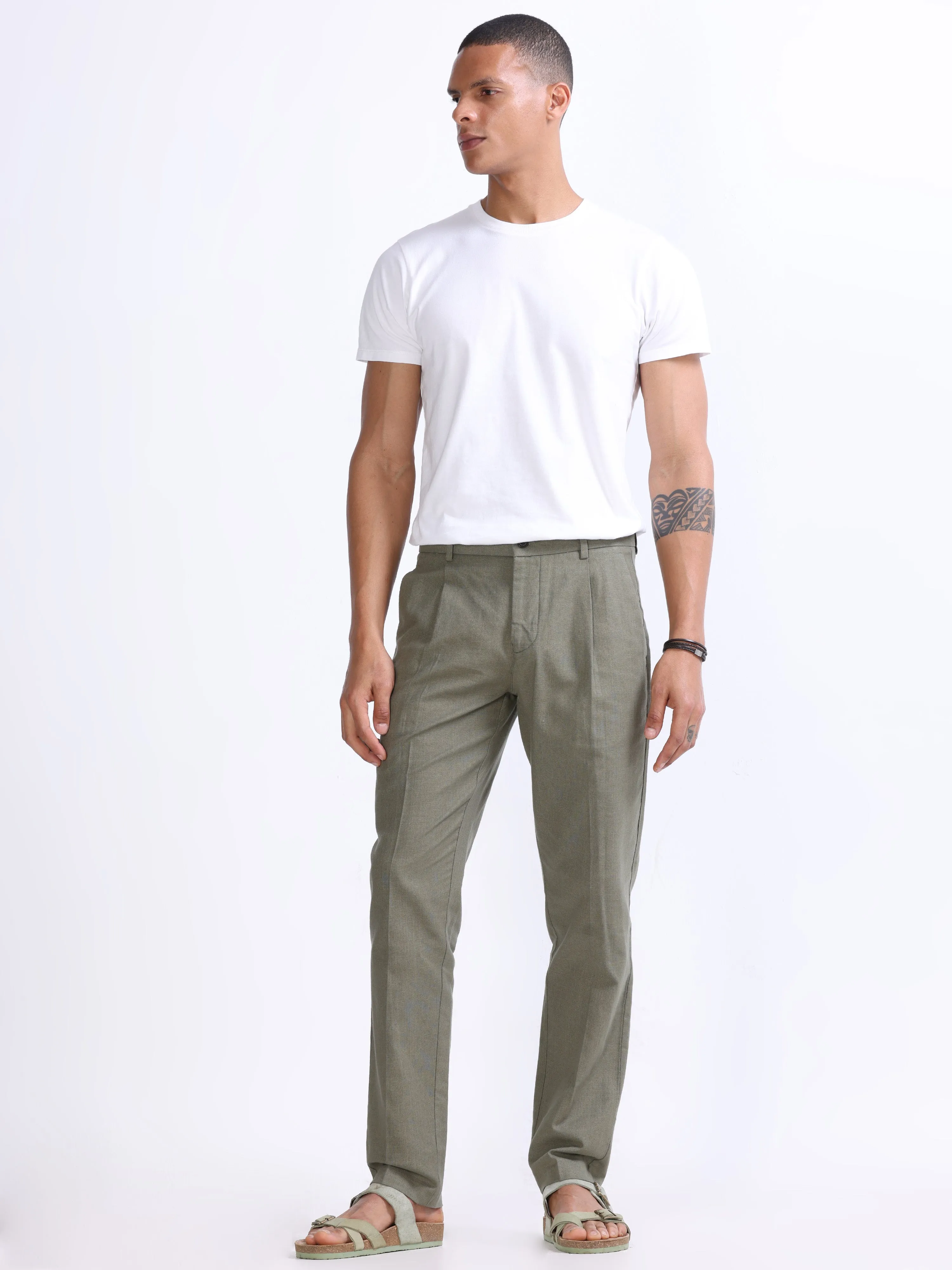 RAW SLUB PLEATED TROUSER IN PINE OLIVE