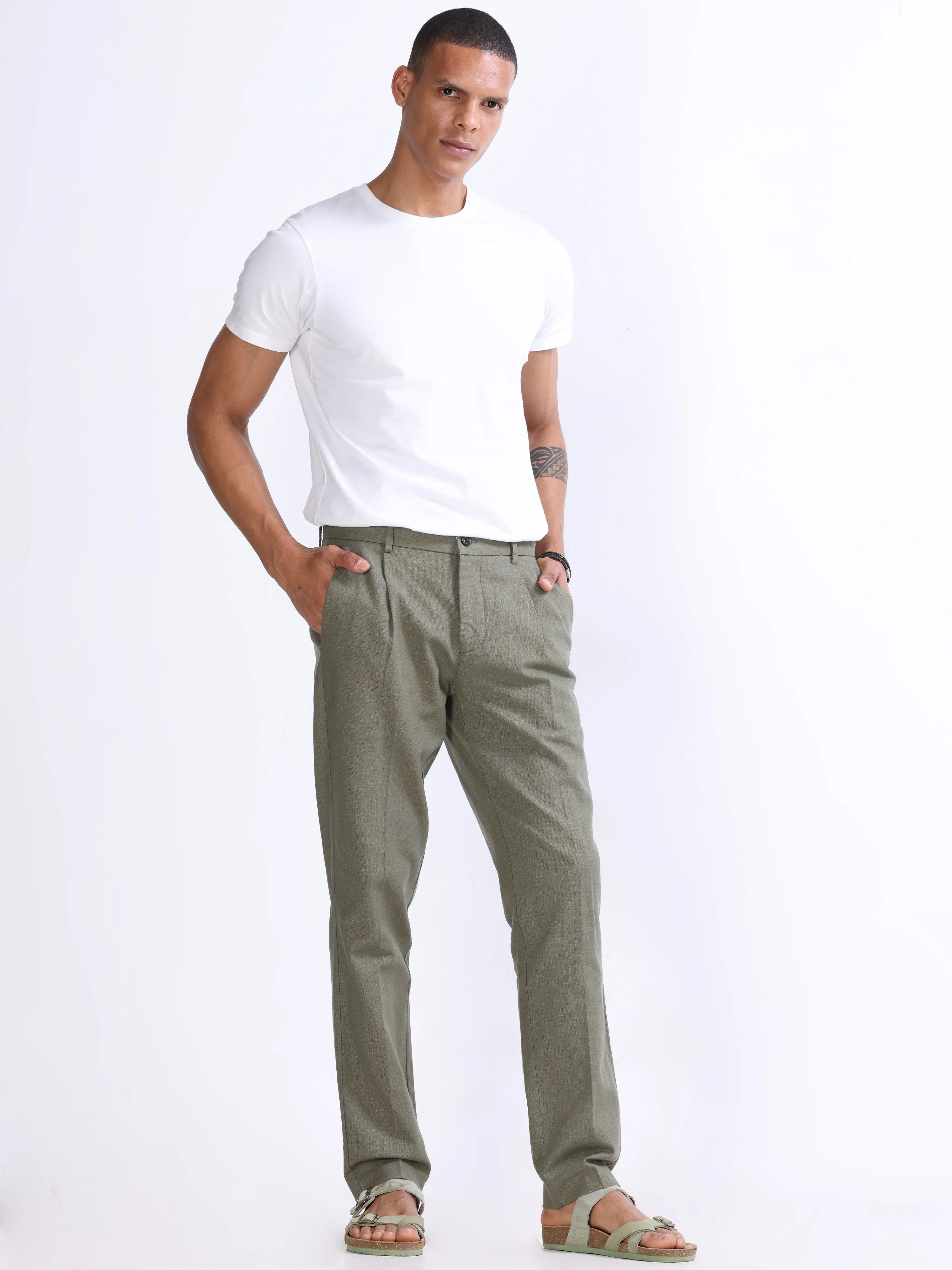 RAW SLUB PLEATED TROUSER IN PINE OLIVE